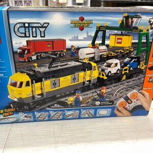 LEGO 7939 CARGO TRAIN 939 PCS - BRAND NEW SEALED BOX